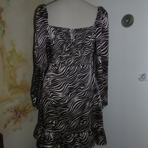 WAYF Animal Print Dress Mini Puff Sleeve Wrap Brown White Zebra Medium Smocked`` - Picture 5 of 7